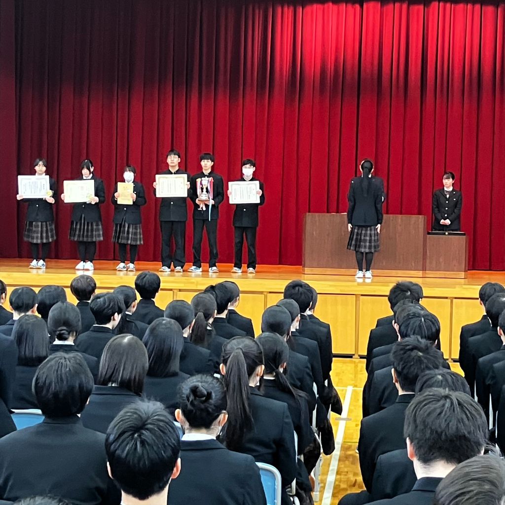 賞状伝達の写真